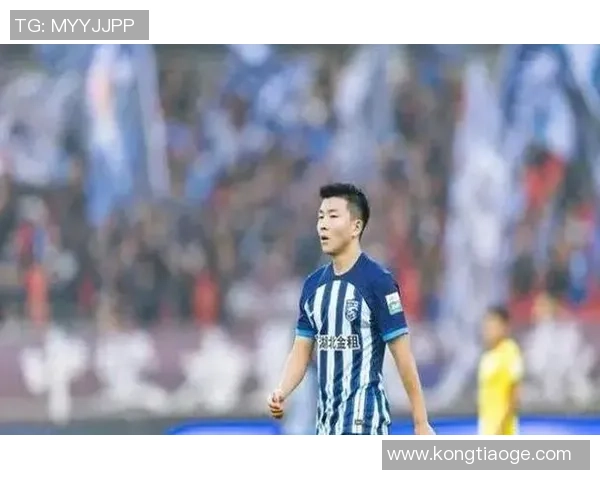 南京城市队完结首笔重要引援,特谢拉有望加盟并已现身随主帅露脸